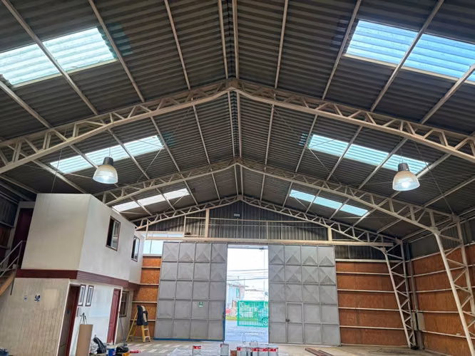 Bodega Amplia con Excelente Accesibilidad (177290)