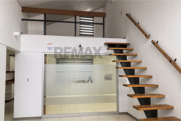 Oficina a pasos del metro trinidad