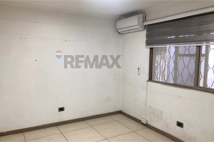 Oficina a pasos del metro trinidad