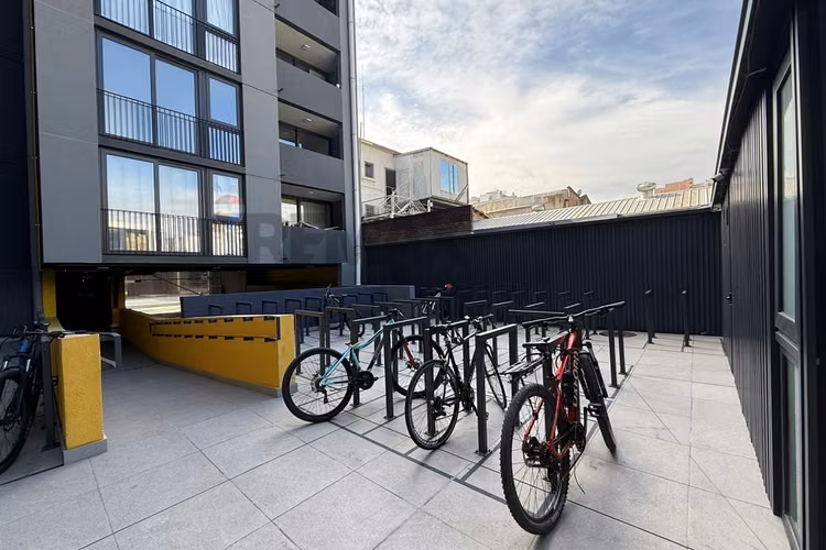 Arriendo 1d+1b con estac. y bodega santiago