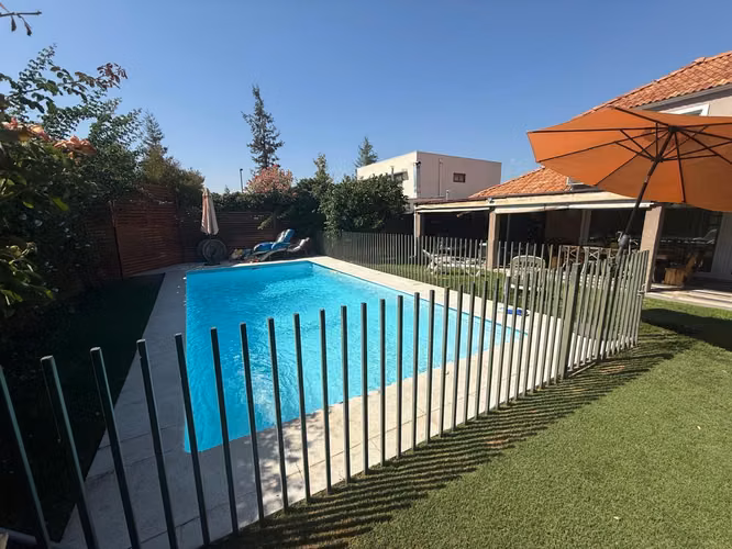 CASA EN ARRIENDO  SANTA ELENA DE CHICUREO 4D 4B PISCINA