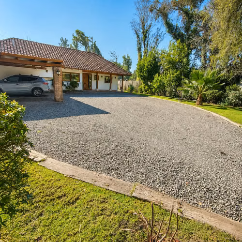 SE VENDE CASA EN EXCLUSIVO CONDOMINIO EN CHICUREO, COLINA