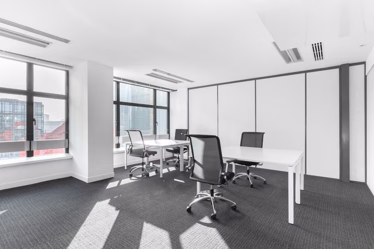 Oficina en arriendo ubicado en Santa María de Manquehue