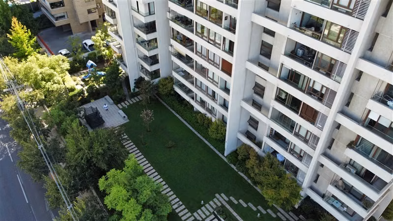 Departamento en venta de 4 dorm. en Las Condes