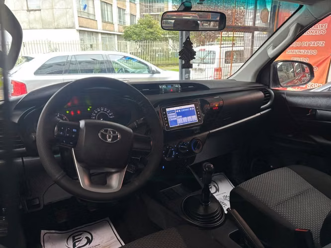 TOYOTA HILUX 4X2 TURBO DIESEL 2021 SIN DETALLES
