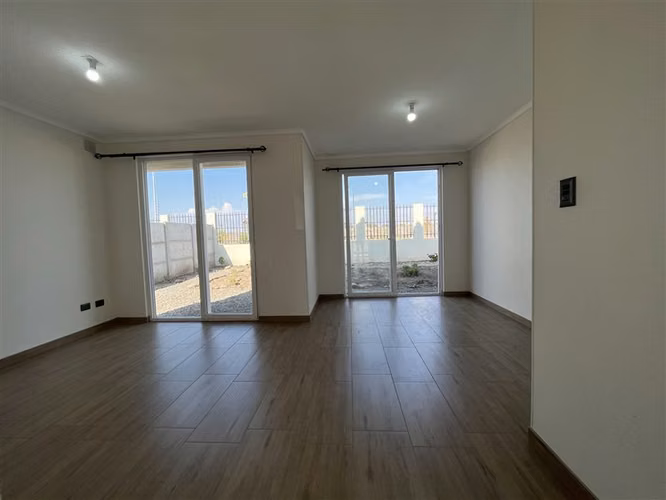 Casa en venta de 3 dorm. 3 baños 1 estar en Padre Hurtado - Imagen 3