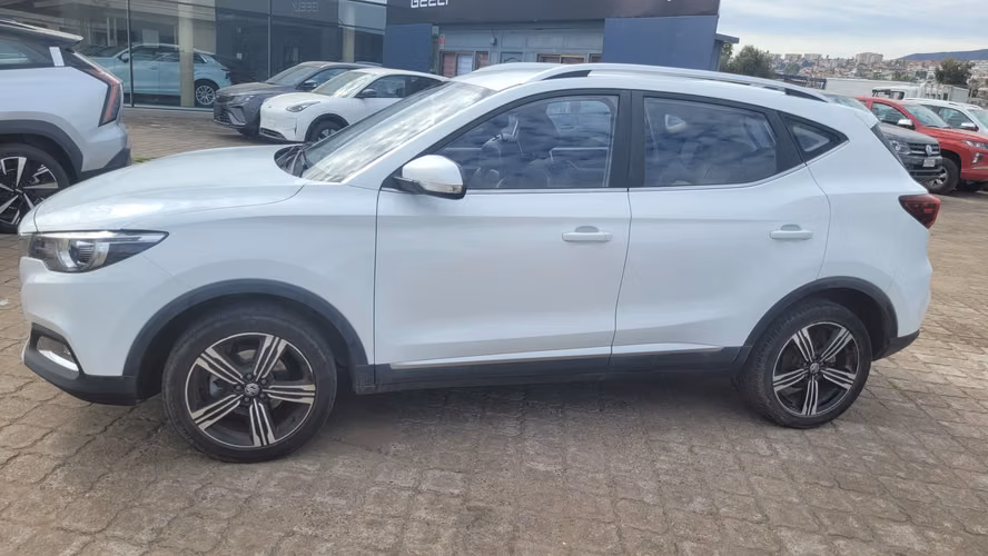 MG HS DLX 1.5 FULL AUT. 1.5 • 4x2 • Automática • 2023 - Imagen 9