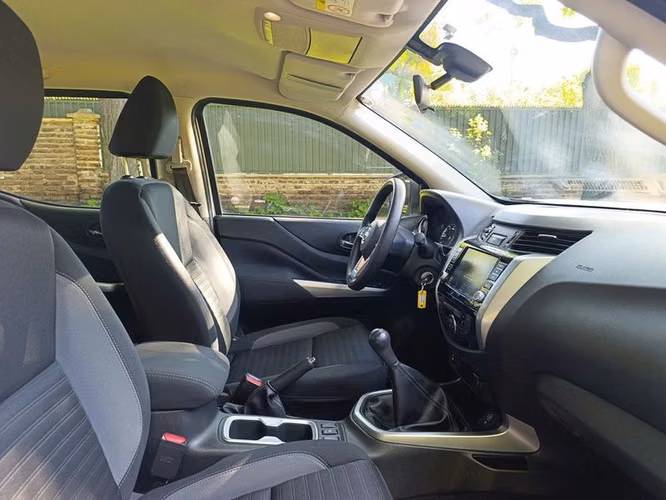NISSAN NAVARA DC XE 2.3D MT - 2023 | 2740
