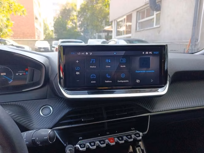 PEUGEOT 2008 ALLURE PACK BLUEHDI 130EAT8 - 2024 | 2690
