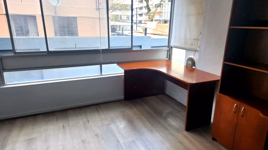Providencia | Metro Tobalaba | Recepción. + 2 Privados | Estacionamiento