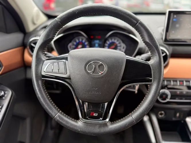 Baic X35 1.5 ELITE 4X2 5MT 5P 2019 - Imagen 12
