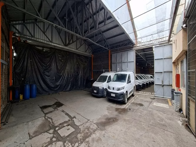 Inmueble totalmente regularizado. Al contar con Recepción Final Municipal al día para oficinas y galpones, tramitar tu patente comercial será un proceso rápido y seguro.