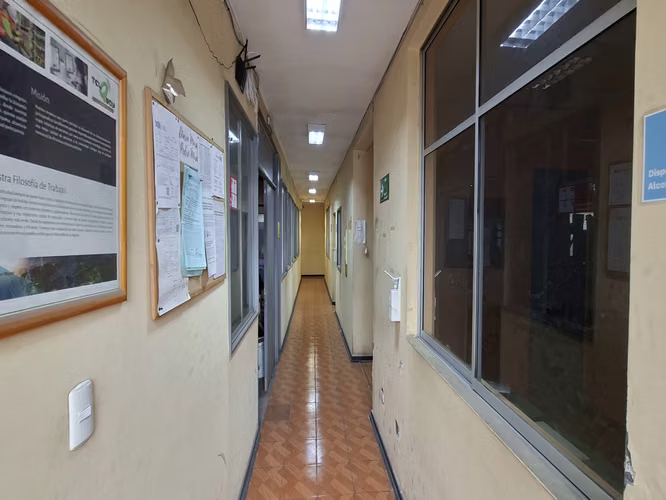 1.356 m² de oportunidad comercial en San Miguel. Cuenta con 937 m² construidos de galpones y oficinas, diseñados para optimizar tu logística al máximo nivel