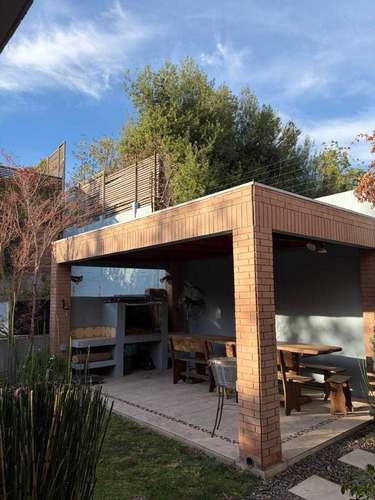 Casa Familiar en Entorno Tranquilo y Seguro (177310)
