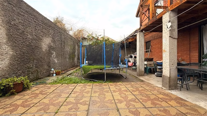 Casa en venta de 6 dorm. en Ñuñoa