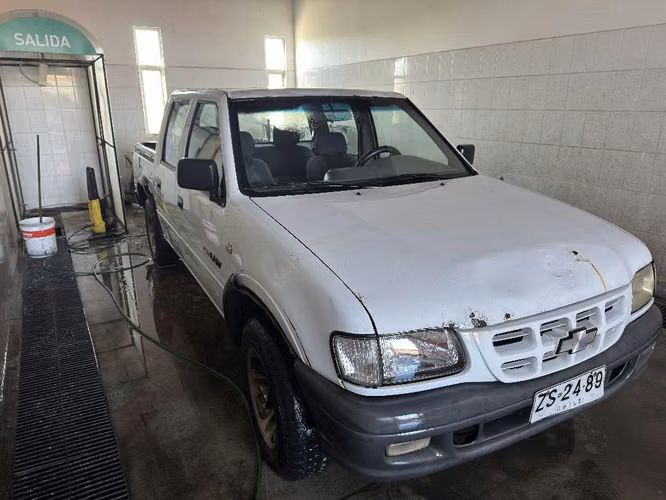 Chevrolet Luv work 2.2 año 2006 - Imagen 3