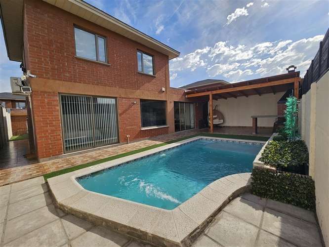 Casa en venta de 2 dorm. en La Florida