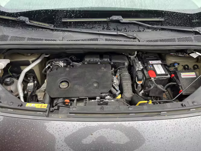 PEUGEOT RIFTER 1.5 HDI  8AT ALLURE AÑO 2023