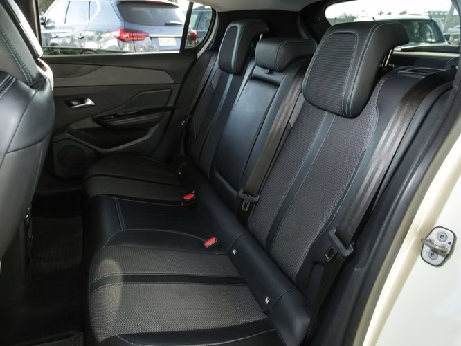 PEUGEOT 308 DIESEL 1.5 AUT FULL CARPLAY CAMARA 2022
