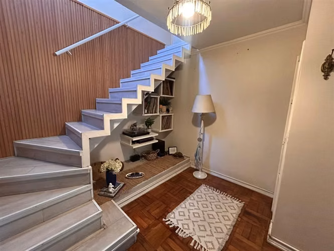 Casa en venta de 5 dorm. 3 dormitorios en Las Condes