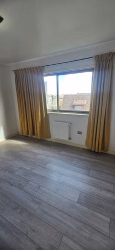 SE VENDE LINDA CASA, 5 DORMITORIOS, LOMAS SAN ANDRES.
