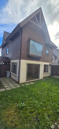 SE VENDE LINDA CASA, 5 DORMITORIOS, LOMAS SAN ANDRES.
