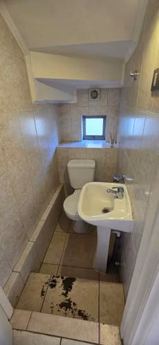 SE VENDE LINDA CASA, 5 DORMITORIOS, LOMAS SAN ANDRES.