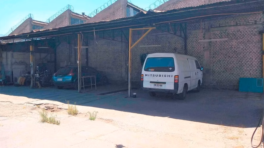 Arriendo Terreno con Of. y Galpón Recoleta (2083)