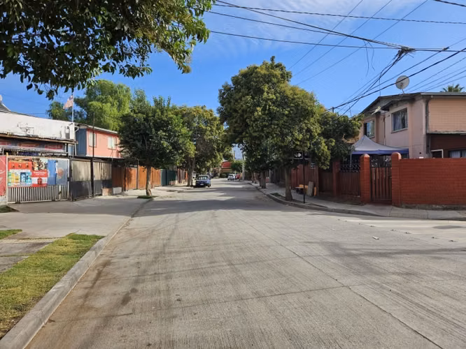 Oportunidad / Amplia Casa / Centro de Lampa / 5D+1B - Imagen 26