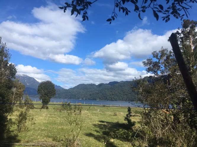 REBAJADA Parcela 10.000 m2 frente al lago Chapo