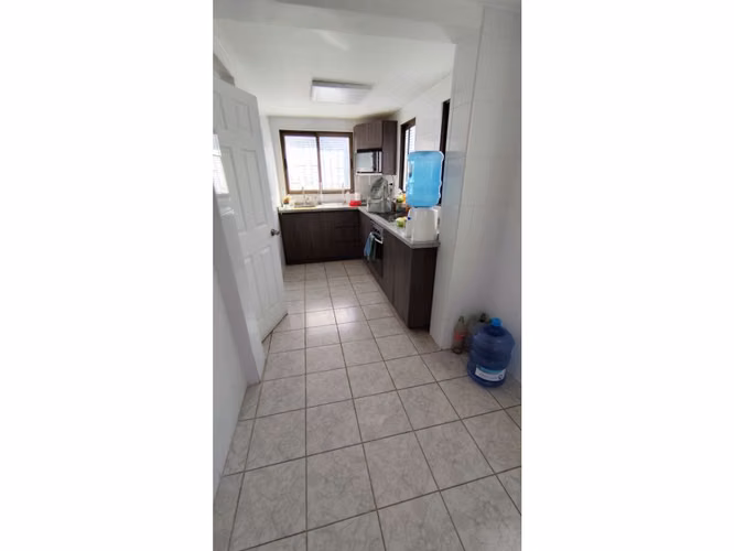 Oportunidad / Seguridad/ Amplia Casa-oficina / 3d+3b+3e