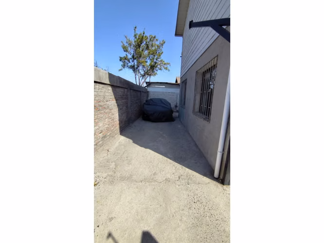Oportunidad / Seguridad/ Amplia Casa-oficina / 3d+3b+3e