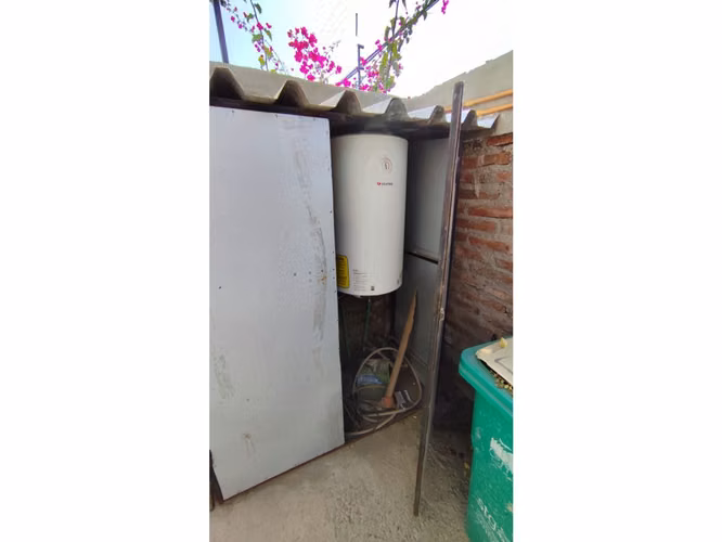 Oportunidad / Seguridad/ Amplia Casa-oficina / 3d+3b+3e