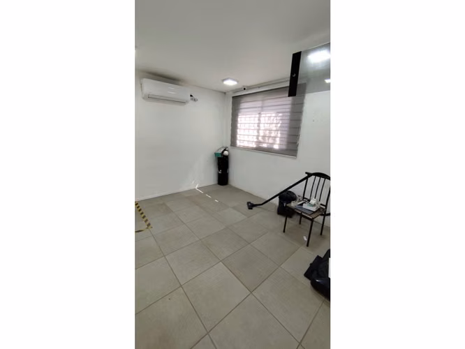 Oportunidad / Seguridad/ Amplia Casa-oficina / 3d+3b+3e