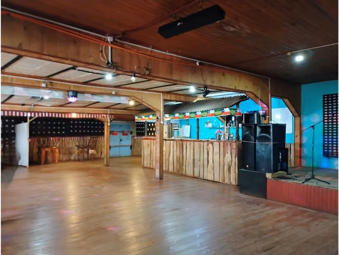 Se vende centro de eventos y cabañas en Ancud