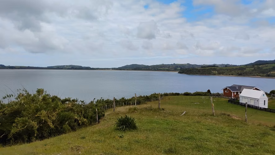 Se venden tres propiedades en Chiloé