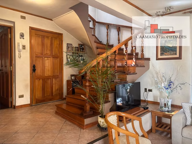 Hermosa Casa con Gran terreno en el Corazón de Macul