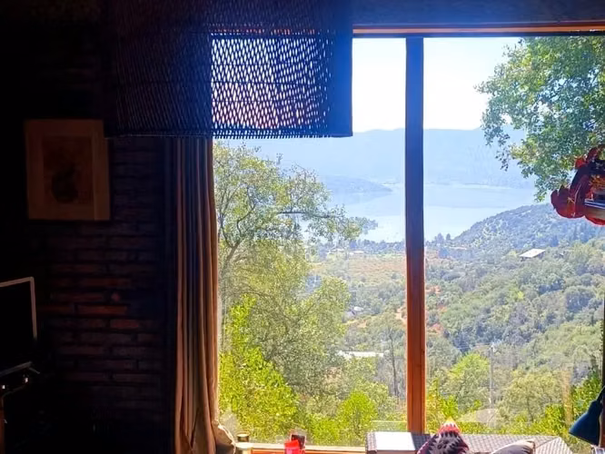 ARRIENDO CASA PIEDRA MOLINA EXTRAORDINARIA VISTA LAGUNA DE ACULEO