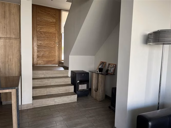 Casa en venta de 3 dorm. en Colina. Townhouse Brisas Norte