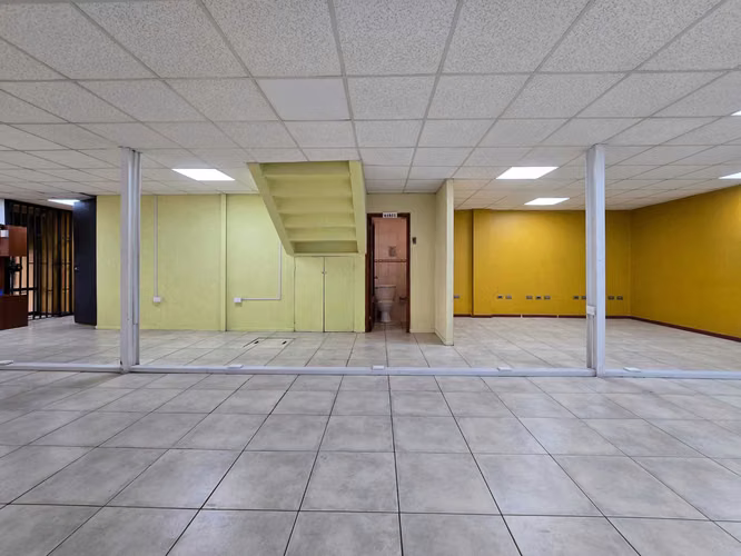 Local comercial / oficinas / bodega, 6 Estac (177326)