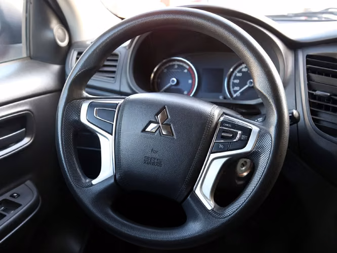 MITSUBISHI L200 2022