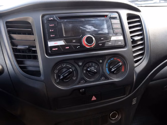 MITSUBISHI L200 2022