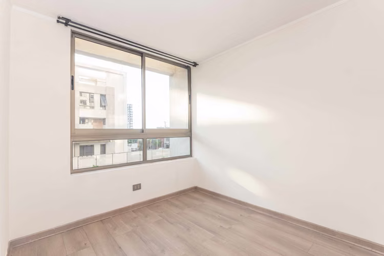 Cuarta Avenida 1350 (1 Bod) [487-4]