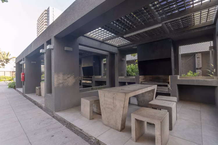 Cuarta Avenida 1350 (1 Bod) [487-4]