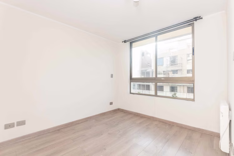 Cuarta Avenida 1350 (1 Bod) [487-4]