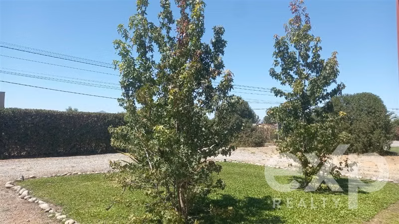 Parcela en venta con 2 casas en Talagante