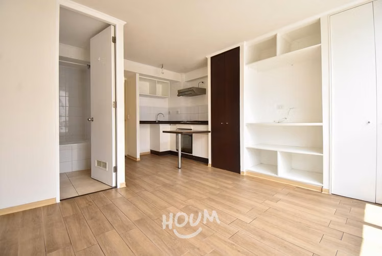 Departamento en Avenida María Rozas Velásquez