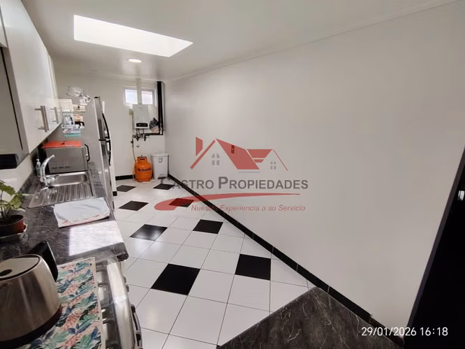 Hermosa Casa de Dos Pisos Ampliada, 3 Dormitorios, 2 Baños, San Bernardo.