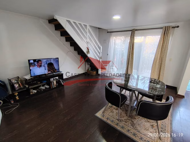 Hermosa Casa de Dos Pisos Ampliada, 3 Dormitorios, 2 Baños, San Bernardo.