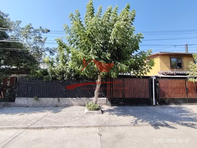 Casa Ampliada de Dos Pisos, 5 Dormitorios, 2 Baños, San Bernardo.